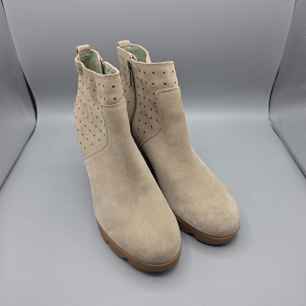 SOREL Booties Womens 10 Beige Suede Wedge Heel Studded Zipper Ankle Boots